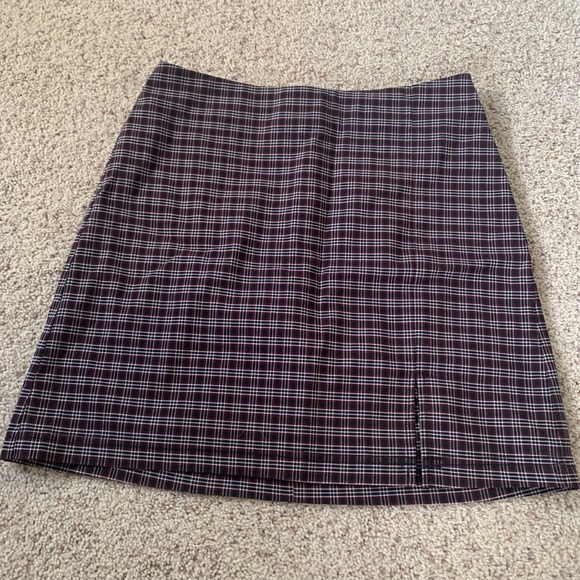mini skirt with slit from urban outfitters - Picture 1 of 3